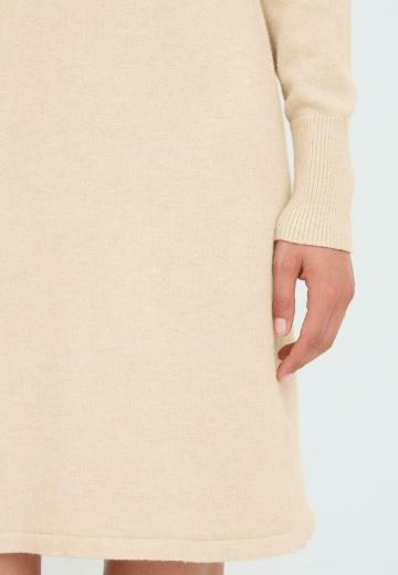 Вязаное платье