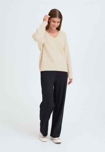 Пуловер с вырезом V