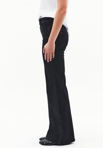 Клешеные джинсы