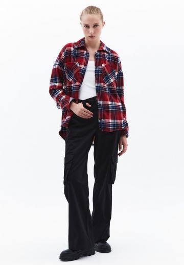 Брюки с накладными карманами