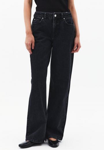Клешеные джинсы