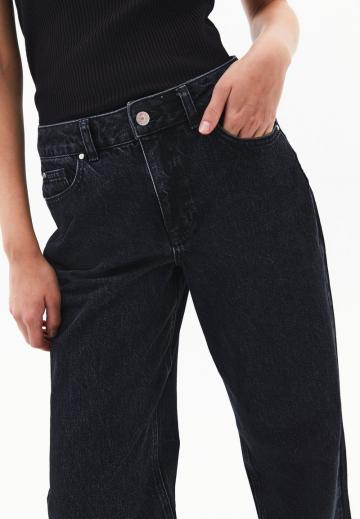 Клешеные джинсы