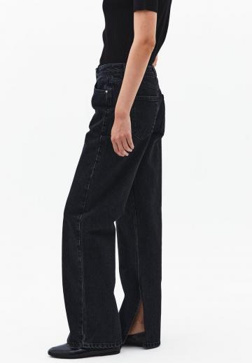 Клешеные джинсы