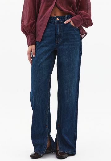 Клешеные джинсы