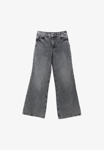 Клешеные джинсы