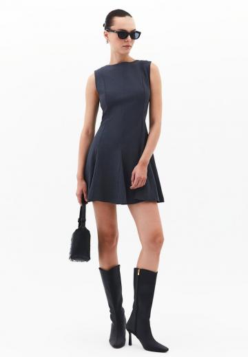 Короткое платье