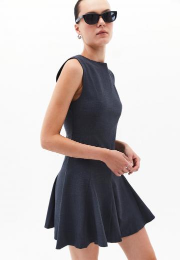 Короткое платье