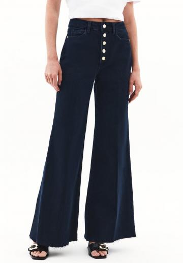 Клешеные джинсы