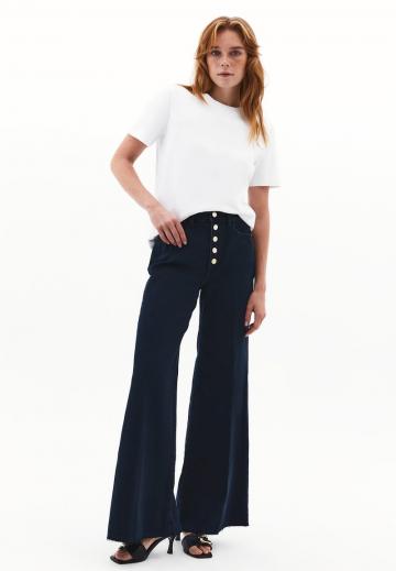 Клешеные джинсы