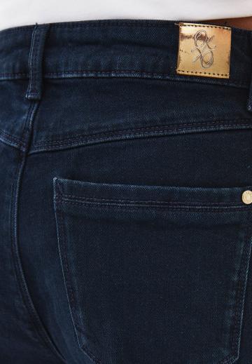 Клешеные джинсы