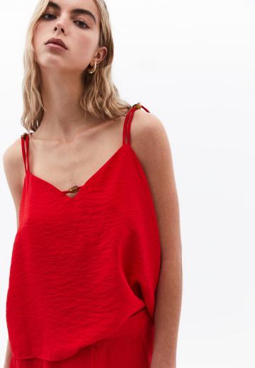 Топ на бретельках