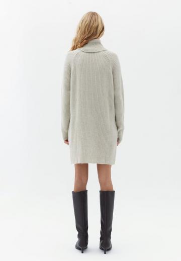 Вязаное платье