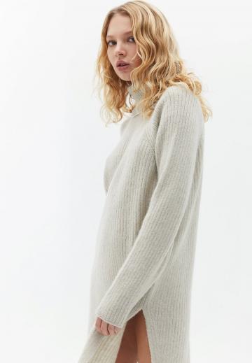 Вязаное платье