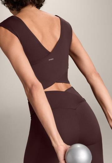 Спортивный топ