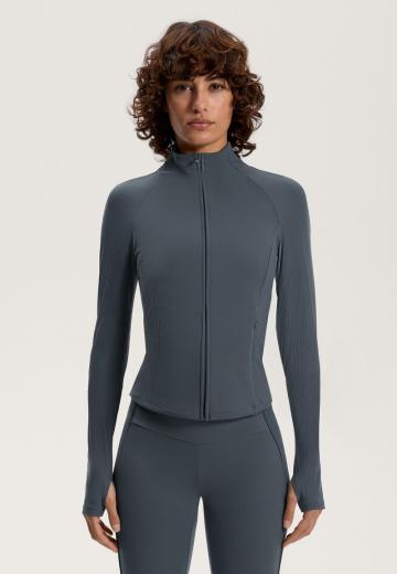 Спортивная куртка