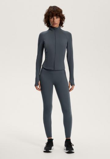 Спортивная куртка