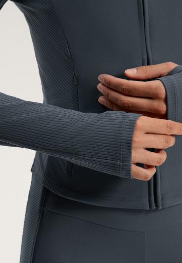 Спортивная куртка