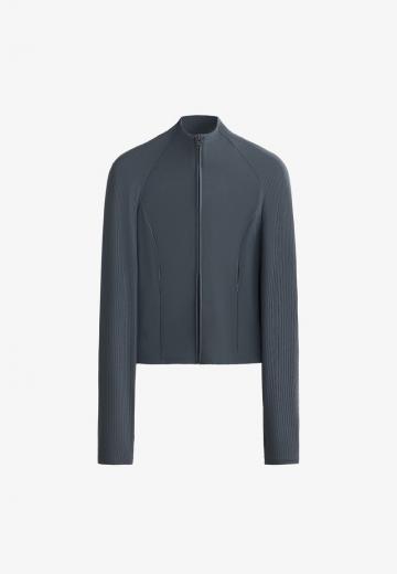 Спортивная куртка