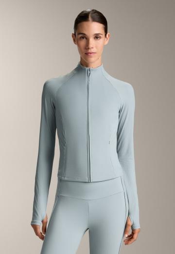 Спортивная куртка