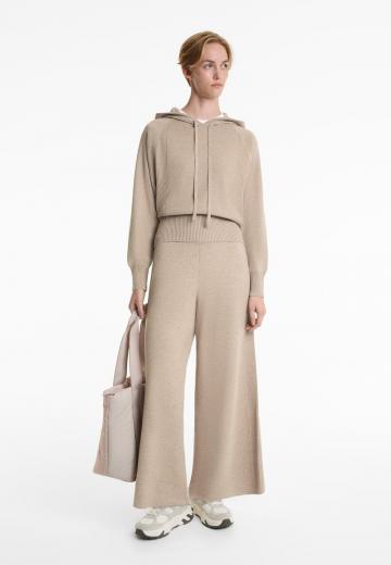 Пуловер с капюшоном