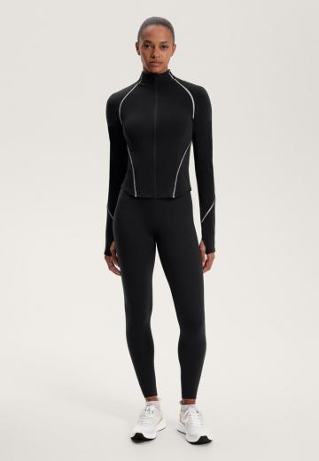 Спортивная куртка