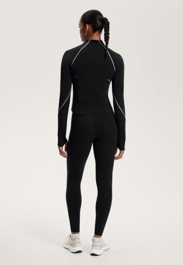 Спортивная куртка