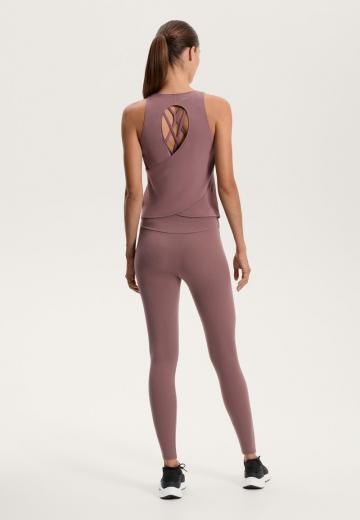 Спортивный топ