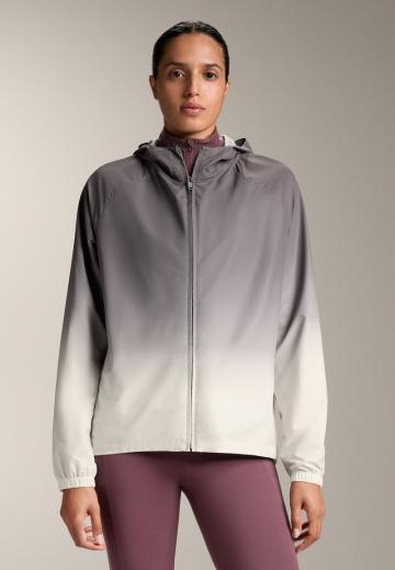 Спортивная куртка