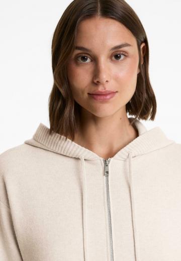 Спортивная куртка