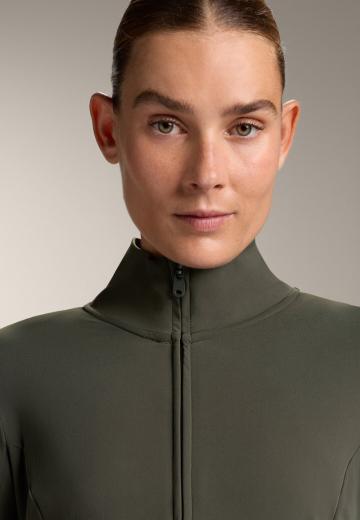 Спортивная куртка