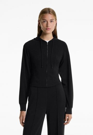 Спортивная толстовка