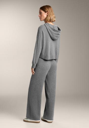 Пуловер с капюшоном