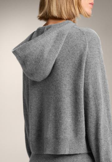 Пуловер с капюшоном