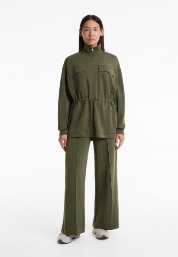 Куртка с накладнымит карманами