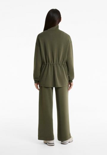 Куртка с накладнымит карманами