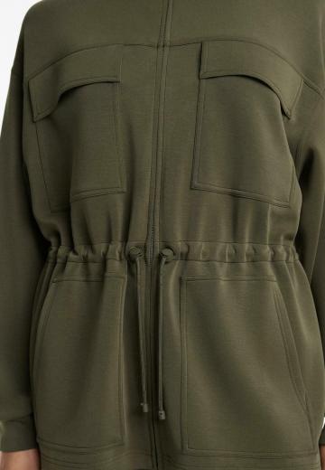 Куртка с накладнымит карманами