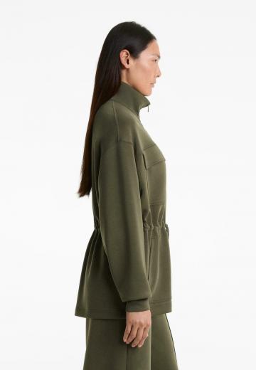 Куртка с накладнымит карманами