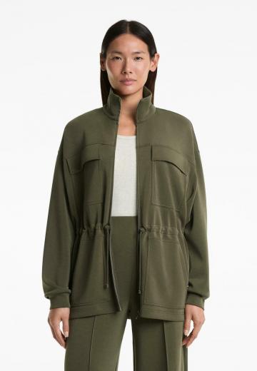 Куртка с накладнымит карманами