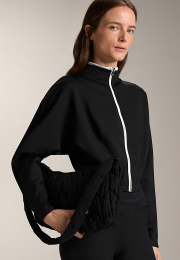 Спортивная куртка