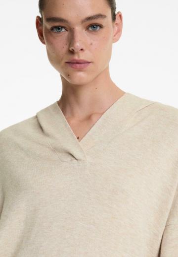 Пуловер с капюшоном