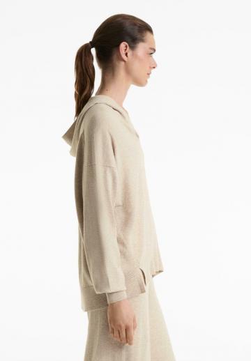 Пуловер с капюшоном