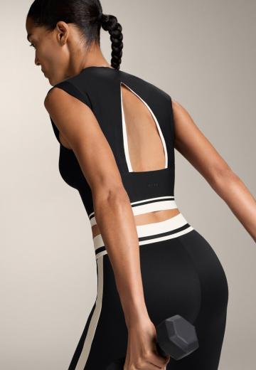 Спортивный топ