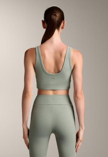 Спортивный топ