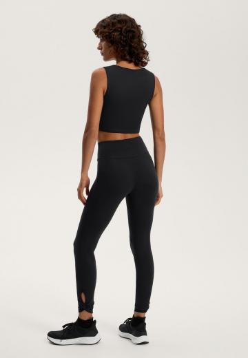 Спортивный топ