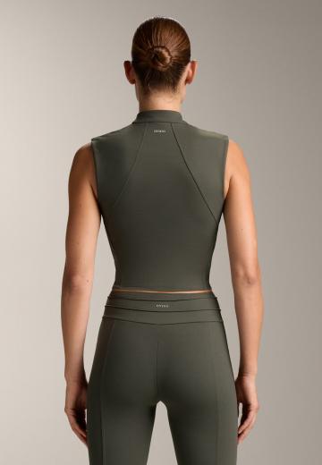 Спортивный топ