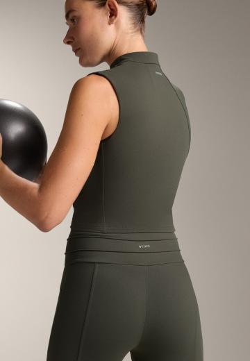 Спортивный топ