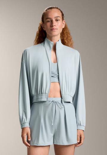 Спортивная куртка