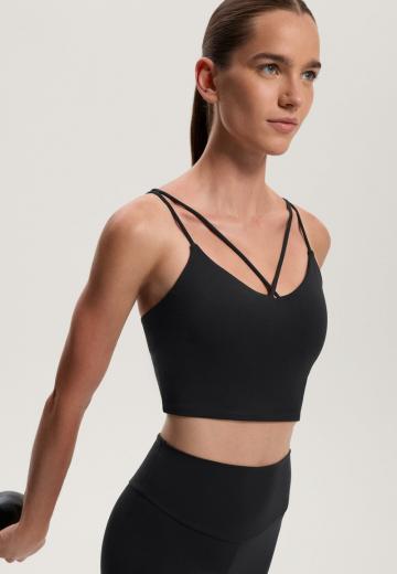 Спортивный топ