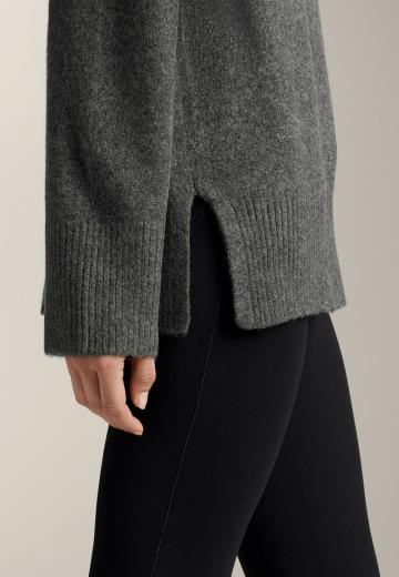 Длинный пуловер