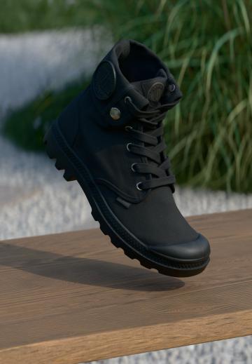 Ботинки на шнуровке